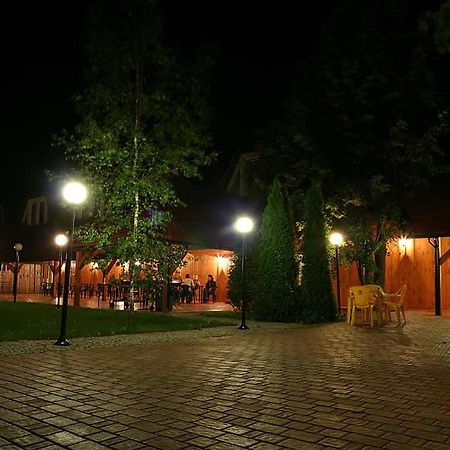 Hotel Tenishouse Marki  Luaran gambar