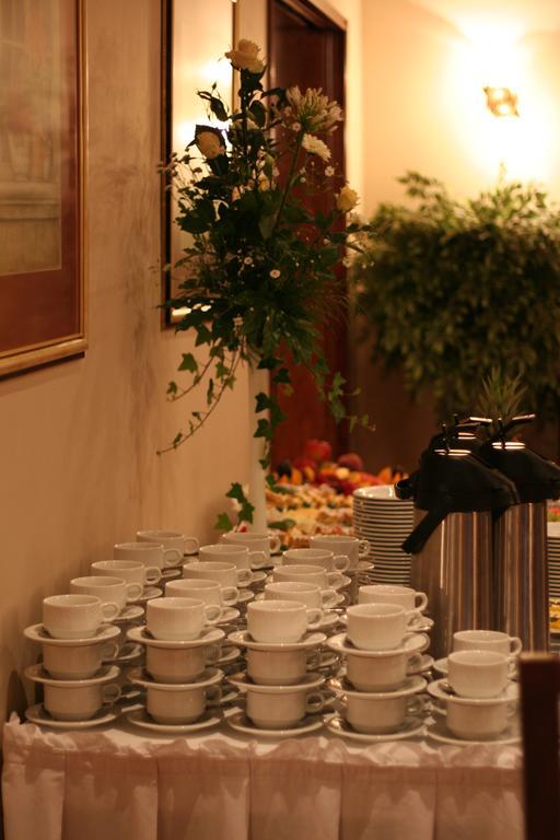 Hotel Tenishouse Marki  Luaran gambar