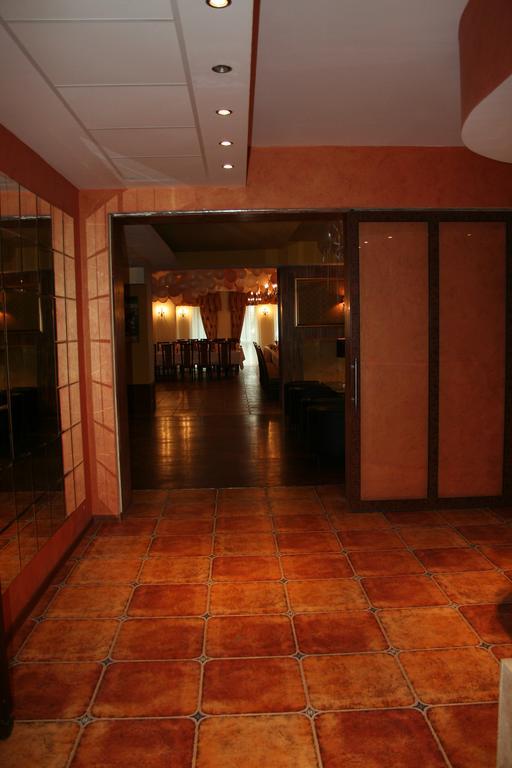 Hotel Tenishouse Marki  Luaran gambar