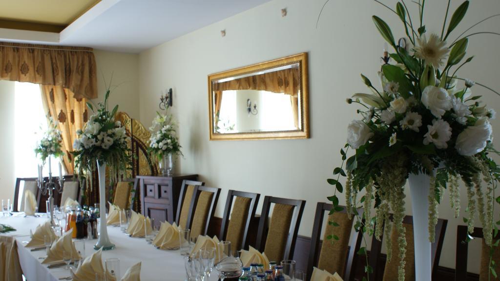 Hotel Tenishouse Marki  Luaran gambar