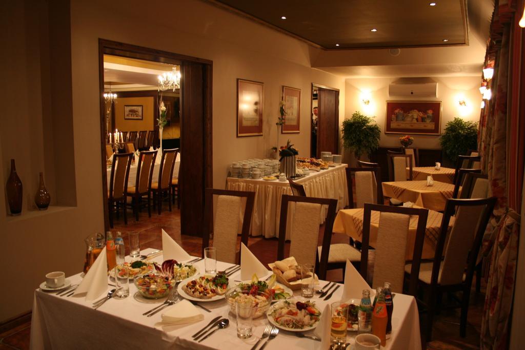 Hotel Tenishouse Marki  Luaran gambar