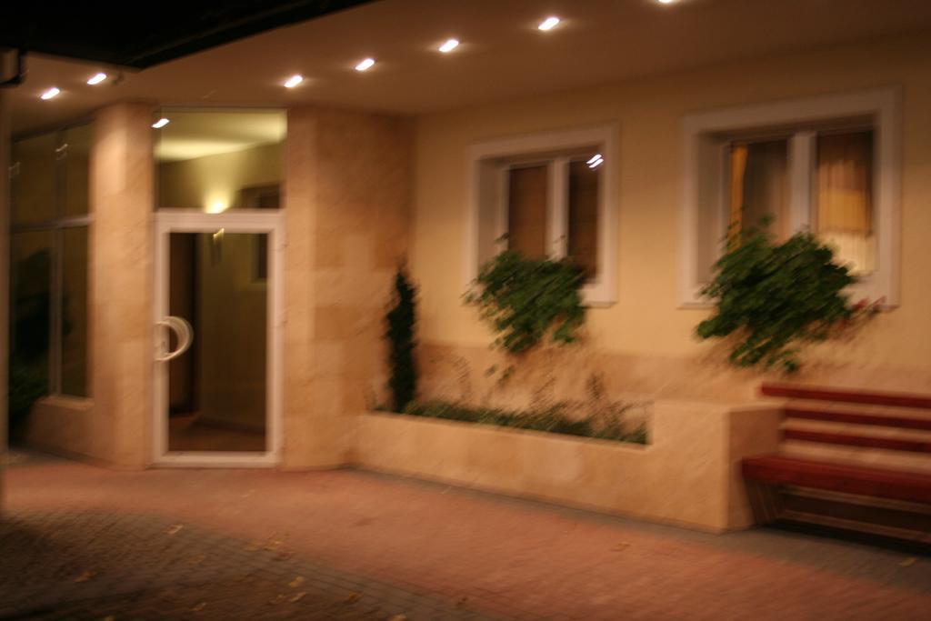 Hotel Tenishouse Marki  Luaran gambar