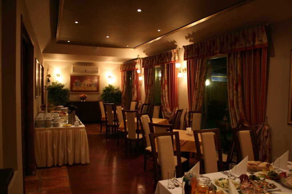 Hotel Tenishouse Marki  Luaran gambar