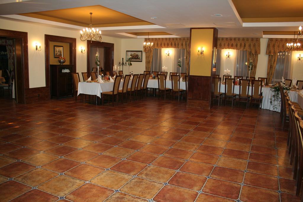 Hotel Tenishouse Marki  Luaran gambar