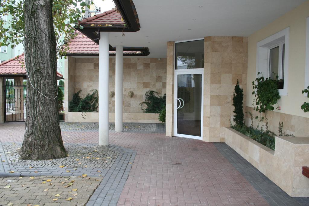 Hotel Tenishouse Marki  Luaran gambar