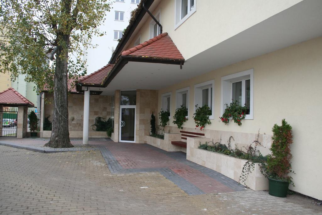 Hotel Tenishouse Marki  Luaran gambar
