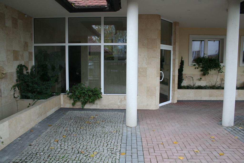 Hotel Tenishouse Marki  Luaran gambar