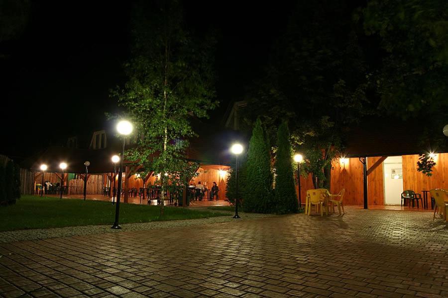 Hotel Tenishouse Marki  Luaran gambar